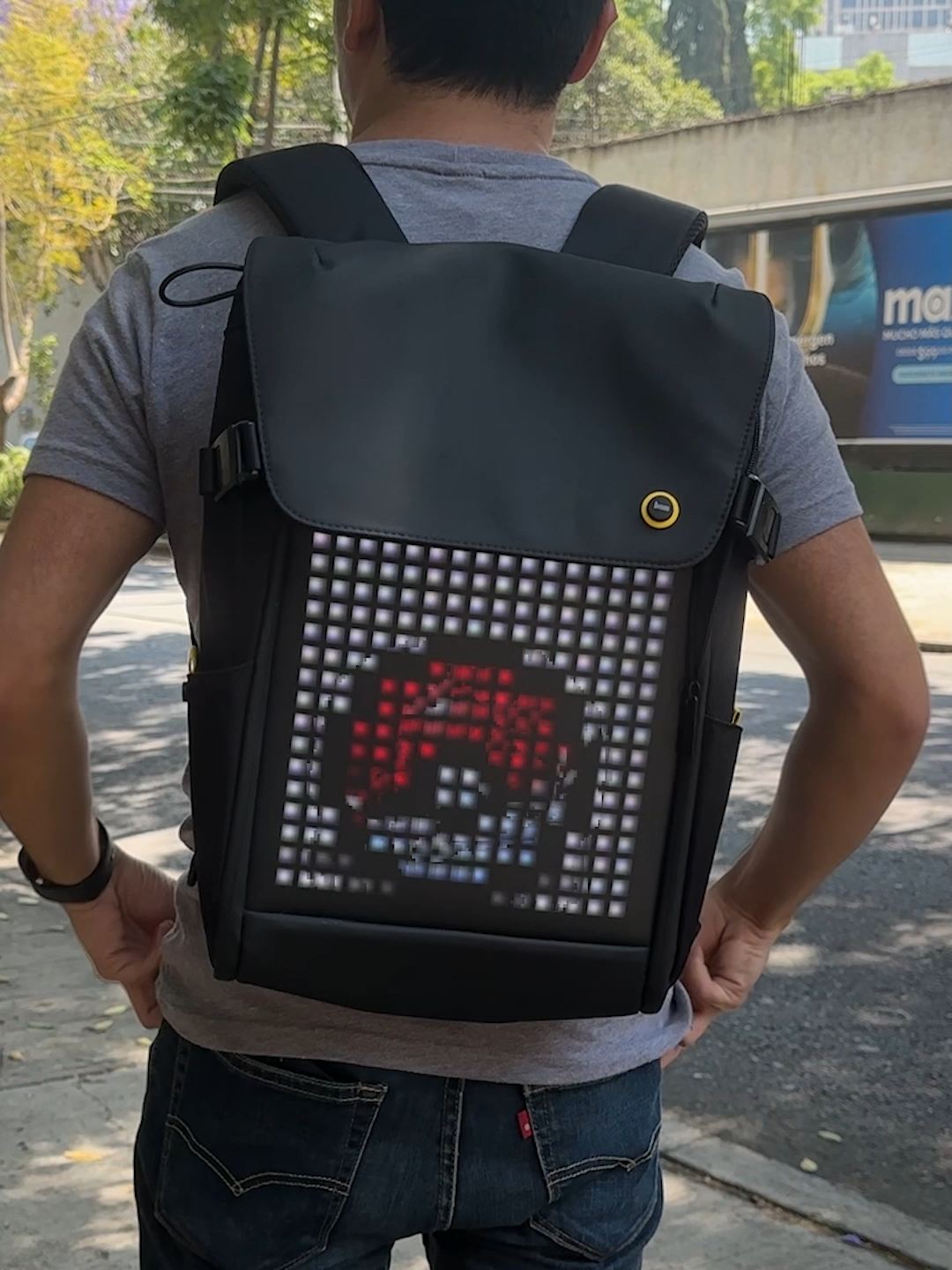 Divoom Backpack M, la mochila más cool del mundo #mochila #divoom #divoombackpack #tech #geek #techtok #fyp #viral