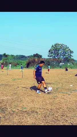 Our club’s most experienced player in action . “චයිනා” 🇨🇳 💪💪❤️ #falconsfc #srilanka #fyp #football #fypシ #foryoupage #viral #trending 