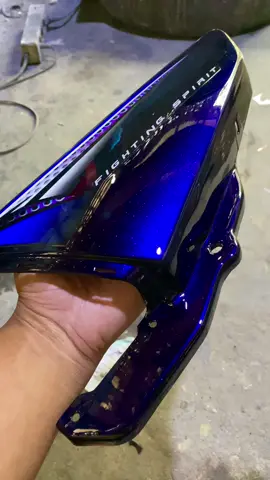 REPAINT Tangki rx King moonlight blue bos BANDUNG . . . Info pemesana 085261955383 . . #rxkingmodifikasi #rxkingmedan #rxkingstaylmedan #repaint #repaintingtour2018 #repaintvelg #itingairbrush #repaintmotor #moonlighblue #repainting #repainting