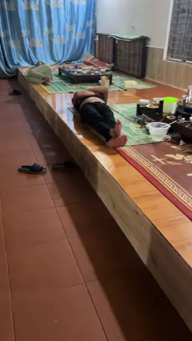 @Lưu Kim Hải mỗi ông canh 1 miếu