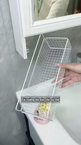 Kệ này thực sự thiết thực. Nó có thể được lắp đặt trên tường mà không cần khoan lỗ. Nó có thể được lắp đặt phía trên nhà bếp, phòng tắm, bồn rửa và nhà vệ sinh. Nó rất thuận tiện để lưu trữ những vật dụng nhỏ! #kedungdonhatam #giadungnhatam #giadungnhabep #tienich #thietthuc #jizonguyen 