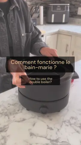 Vous avez été nombreux à nous interroger sur le fonctionnement du bain-marie avec le bol en céramique de Fondussimo. 🤔 Voici une vidéo détaillée pour devenir un expert de la fondue ! 🧀🍫 #fondussimo #fondue #fonduereinventee #fonduepan #kitchenappliances #tiktokquebec #entreprisequebecoise #quebecois #cheesefondue #chocolatefondue 