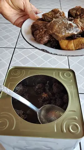 Ocêis gostam de carne de lata? Modo de preparo👉 Carne de porco caipira ou de gado, cortar ela maior um pouco do que a carne para panela, sal um pouco a mais, fritar bem frita, coloca na lata, ou vasilha, e cobrir com banha, ou óleo, pode fazer carne com osso também, costela, e outras 🤠 #zonarural_go 