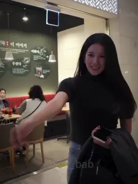 she is the face economy; cr. sot_bab on twitter. #exy #wjsn #chusojung 