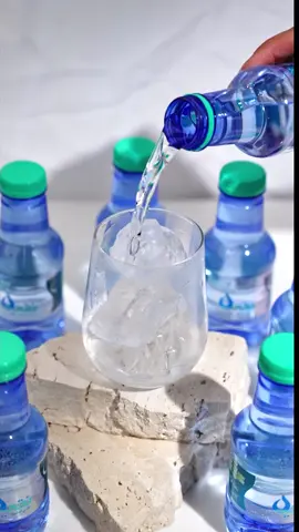 مياه نقي مياه جوفية طبيعية  حاصلة على عدة شهادات جودة عالمية معتمدة . www.naqikw.com