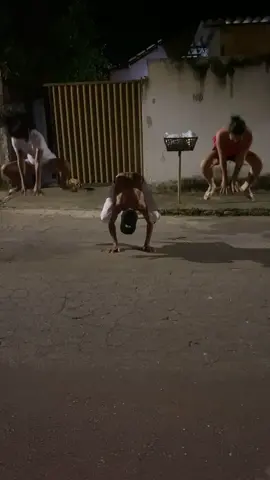 KKKKK não tem base #fy #trend #rã #mcmae #djbetimatl #vaiprofy #videoviral #engraçado #zoeira #sapo #funk #bhénois🔮 #bhequem #criadebh😝🔮 #cria #amigos #tiktok #bebestiktoks @Mary @Adrian Henrique 