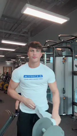 Skinny Kid Bulking Up Episode 100 #gym #gymlad #skinnyguy 
