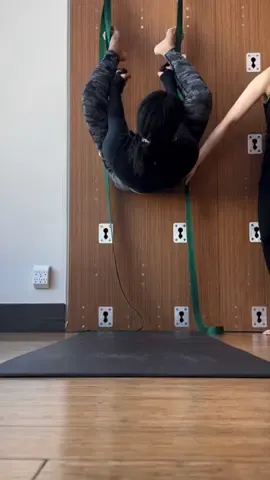 i got the hang of it eventually😅 #ropewallyoga #fail #yoga #toronto #wellness #tryingsomethingnew #fyp 