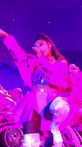 know this choreo by heart !! #arianagrande #7rings #live #sweetenerworldtour #arianator #viral #trending #arianatok 
