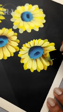 Beautiful Brush Strokes 🟡 #foryoupage #fyp #flowergirl #roundbrush #brushchallenge 
