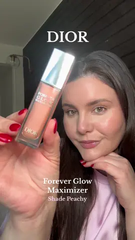 DIOR forever glow maximizer in shade: Peachy 🍑 It is gorgeous and my skin looks so glowy. I can’t imagine doing my make up without it now!✨ #diormakeup #diorbeauty #diormaximizer #foreverglowmaximizer #diorhighlighter #liquidhighlighter #diorbeautylovers #dior @Dior @Diorbeauty 