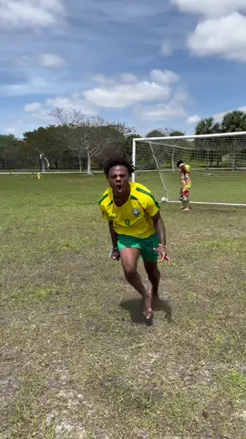 🫣 ¿CÓMO? MENUDO GOLAZO @Ishowspeed #deportesentiktok #tiktokfootballacademy #futbol 