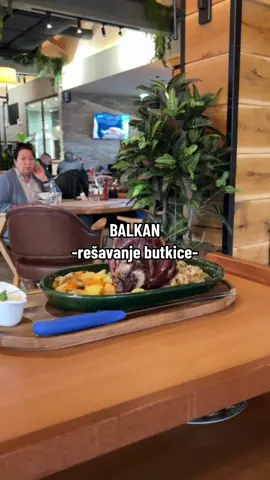 Restoran Balkan, parking kod Ikee