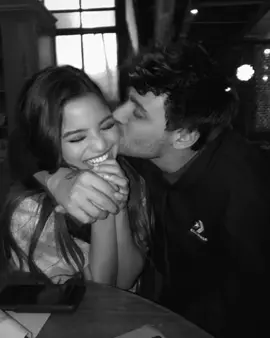 بتوصفني .. بتكسفني🥹❤️  #CapCut #share #pageforyou_🔥 #تصميم_فيديوهات🎶🎤🎬 #song #edit #explore #fypシ゚viral 