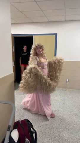 And why arent you in uniform?! #theatrekid #theatrekids #tiktok #pizzalover #trending #foryoupage #intothewoods #musical #broadway #intothewoodsmusical #theatreproblems #weretheatrekids #fypシ #theatrekidtiktok #highschooltheatre #whyarentyouinuniform 