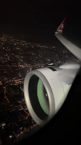 Istanbul at night top view from the ✈️ 🇹🇷 #turkey #turkish #turkije #turkishairlines #plane #planes #aircraft #air #airport #istanbul #view #night #top #topview #nightlife #travel #city #landing #takeoff #travel #travelling 