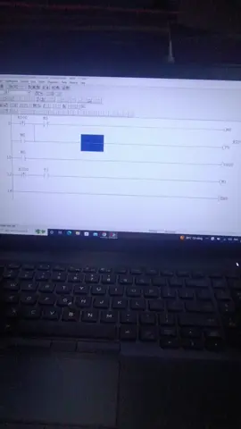 mạch plc mitsubishi 1 nút vừa on vừa off