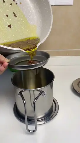 Stainless Steel 1.3L Or 1.4L Kitchen Oil Dripping Pot - Non Stick Container / Strainer Grease Can