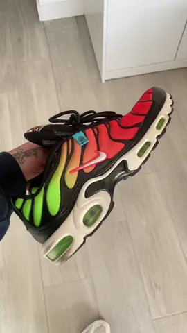 So fresh 🕺🏼  #tn #nike #outfit #streetwear #skate #fit #style #outfitideas #clothes #parati 