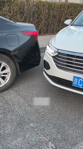 Only 5% of veteran drivers know how to judge the distance between vehicles#car #carsafety #tips #driving #learncar #chequanxiaoqiao