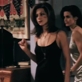 #RACHELANDMONICA - i had to make this twice bc my after effects crashed and it didnt save so i had to start over😭 | #friends #rachelgreen #monicageller #rachelandmonica #jenniferaniston #courteneycox #friendsedit #rachelgreenedit #monicagelleredit #edit