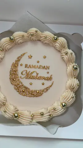 Ramadan Mubarak ❤️🌙 DM on Insta: @sliceofsams to order ✨ #ramadancupcakes #ramadangifts #ramadangiftideas #RamadanMubarak #Ramadan2024 #ramadankareem #ramadanbentocake #bentocakes #bento #bentoset #fyp #ramadaninspo 🥰