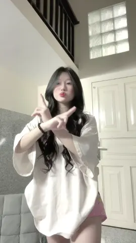 đơ hơn gì á bây 😭