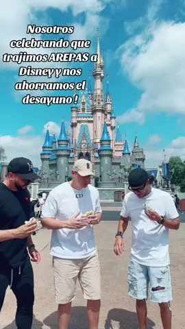 $40 un pan con jamon y queso🤯