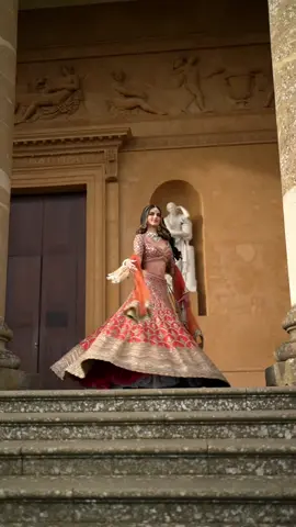 Orange is the new red 🧡 @r.shnks @BoldMarketing Group @The Jewellery Trunk @Dips Kaur #bridallehenga #designerlehenga #mongasuk #indianbridalwear #bollywoodfashion #bollywoodbride #indianbride 