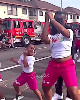 Nvy teaching tia||vid: tsquad takeover the king parade|| #tommytheclownedits❤️🖤dancing #ifollowcommunityguidlines #tsquadedits #tsquadgirlz #edit #viralvideo #mytiatommytheclown #nvytommytheclown💕 