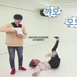YALL HAHAHAHAHHAHA #bts #btsarmy #bts_official_bighit #btsrelatable #btsfunnymoment #btsmemes #btslaugh #jhope #jhopememe #jhopefunnymoment #jhopelaugh #fypシ #fypシ゚viral #beingasimpisalifestyle 
