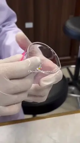 #مختبرات_الكيمياء_👩🏻‍🔬🧪