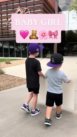 WE’RE HAVING A…. 🩷🩵 #genderreveal #baby #pregnant #pregnancy #girl #boy #family 