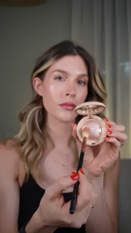 @Rare Beauty highlighter tono mesmerize  #highlight #highlighter #rarebeauty 