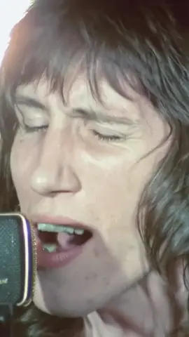 Pink Floyd - Careful with That Axe, Eugene (Live at Pompeii, 1972) #PinkFloyd #DavidGilmour #RogerWaters #RichardWright #NickMason #CarefulwithThatAxeEugene #Pompeii #70s #ProgressiveRock 🎸🤘