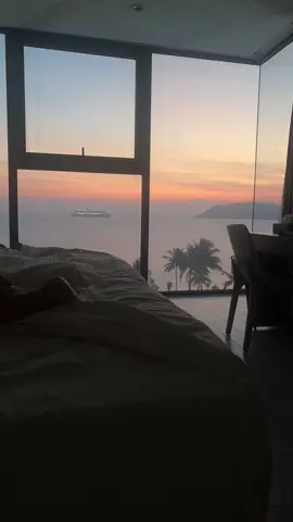 BIỂN & BÌNH MINH :))   Bị ghiền chiếc view này quáaaaaa  #Sunset #masovahotelnhatrang 