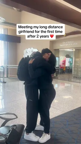 Meeting my long distance girlfriend for the first time after 2 years!! ❤️ @mansus&destiny #longdistancerelationship #couple #ldr 