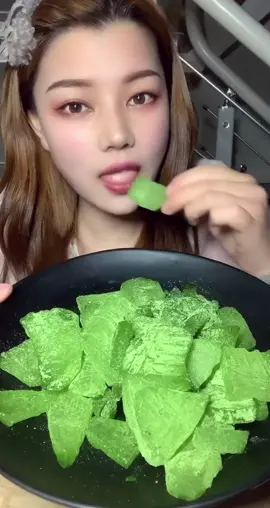 #1heartice #2heartice #iceeating #freezerfrostscraping #iceasmr #freezerfrostasmr #freezerfrost #asmr #iceaddict🧊 #icelover #frosticeeating #hardice #frostice #softice #eatingice #fluffyice #humidifierfreezerfrost #humidifierfrost #iceobsessedasmr #ice #yummyice #tastyice 