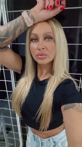 Good morning  #tattoos #tattoedgirl #tatuaz #dlaciebie #viral #fytシ #fypシ゚viral #viraltiktok #blondynka #maturewomen #kobietadojrzała #kobietapoczterdziestce #kobietapo40 #goodmorning #monday #polskiedziewczyny 