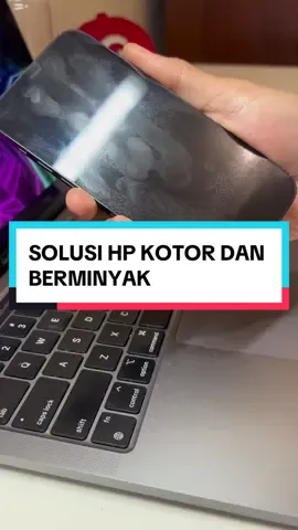 Jangan sampe ditinggal PDKT-an gara” layar Handphone kamu berminyak ya. Pake Gadget Cleaner dari QLYNN langsung bersih. . Beli 2 Gratis 1 . #ramadhansale #serunyaberbagi #gadgetcleaner #pembersihgadget #pembersihlayarhp #fypシ゚viral #videoviral 