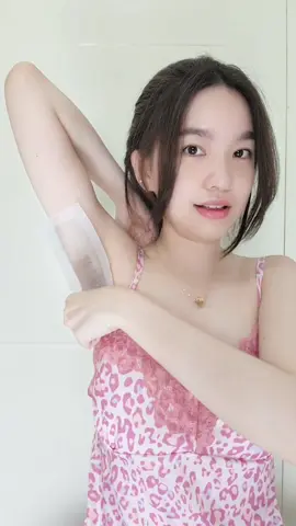 pertama kali waxing sendiri dirumahh!! ternyata segampang itu, bulunya kecabut semua & ga sakit ges🥹✨️ #waxingstrip #waxingsendiri #waxingketiak 