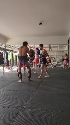 #muaythai #padwork #training #kru #fighter #workout #thailand #phuket 