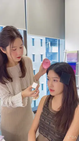 🌈 เราเป็น Personal Color ศาสตร์เกาหลี (แห่งแรกในไทย) ที่พิเศษกว่า เพราะไม่ได้มีให้แค่ทาบสีอย่างเดียว แต่เรามีแพคเกจ ที่รวบรวมศาสตร์เหมือนที่ พส เกาหลี ทำเป๊ะๆ รวมไว้ที่นี่ที่เดียวเลยค่า 💕 Personal Color ศาสตร์เกาหลี (12 Types of Analysis)  Exclusive Package  •Seasonal Image / Image Check •Skin tone, eye color, hair color check •Make up pouch check  •Make up Style and product recommendation  •Fashion Styling recommendation  •Hair style / Color recommendation  •Glasses design / Color recommendation • Contact lens recommendation  LINE : @colorsayyoo #personalcolor #personalcolorthailand #personalcoloranalysis #personalcolorkorea 