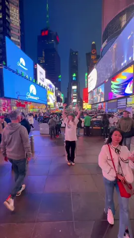 NY 🗽- Times Square🌆  #newyork #timesquare #fyp #viral #newyork #newyorkcity #america #empirestateofmind #rihana 