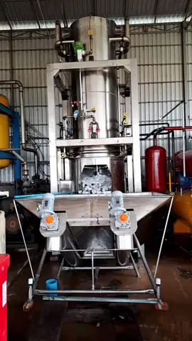 Máy 30 tấn đá bia hệ NH3 lắp bên Campuchia 
