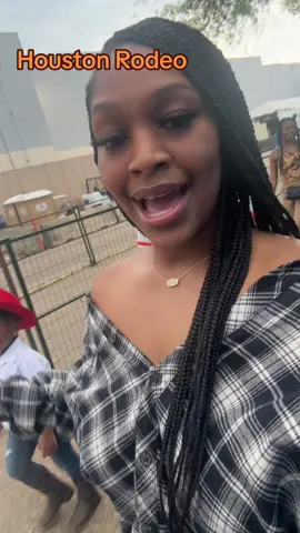 Houston Rodeo 🧡🐴 #fyp #houston #rodeo #rodeo2024 #carnival #food 