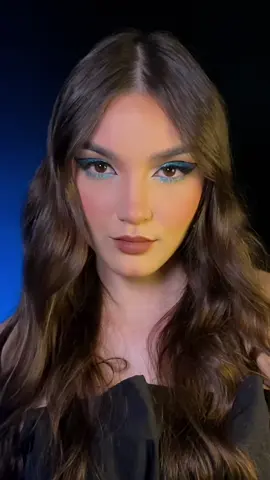 El poder que tiene la intro de esta cancion 😮‍💨🤌🏻  #makeuptransition #makeuptransformation #makeupartist #trend 