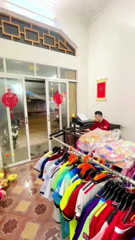 Bán hàng gặp khách khó tính quá...😂#mu #manutd #trollmu 