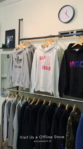 Offline Store! #fyp #mojokerto #hoodie #crewneck #streetwear 