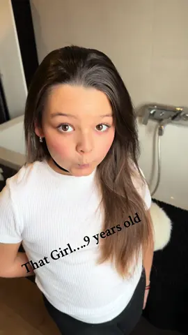 #sweetgirl #smiley #brownhair #browneyes #beauty 